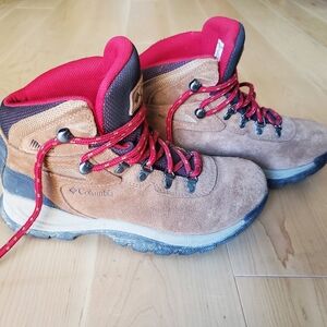 Columbia Hiking Boots Women's 8.5